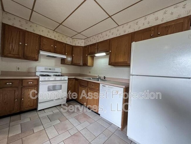 Building Photo - 825 E Cleveland Ave