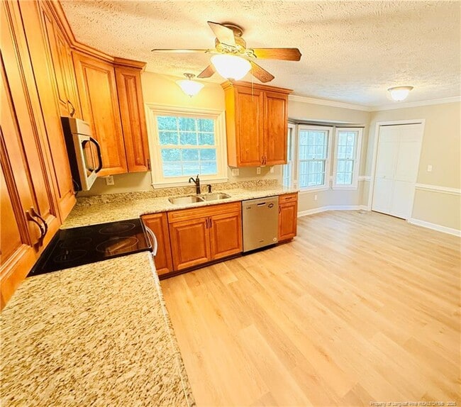 Building Photo - 213 Lofton Dr