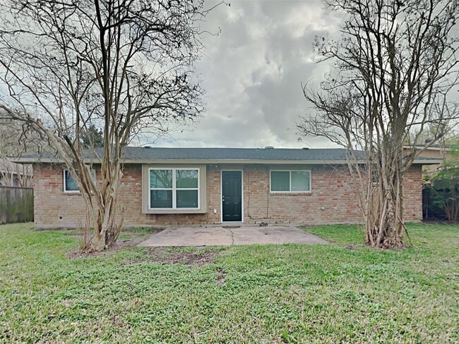 Building Photo - 15914 Ridgeroe Ln