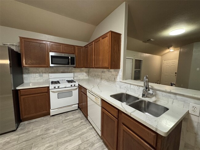 Building Photo - 7823 Crescent Village Ln