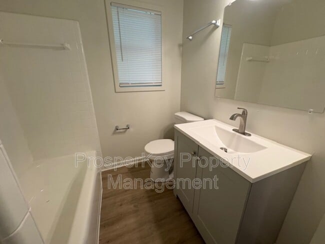 Building Photo - 861 Wright Dr