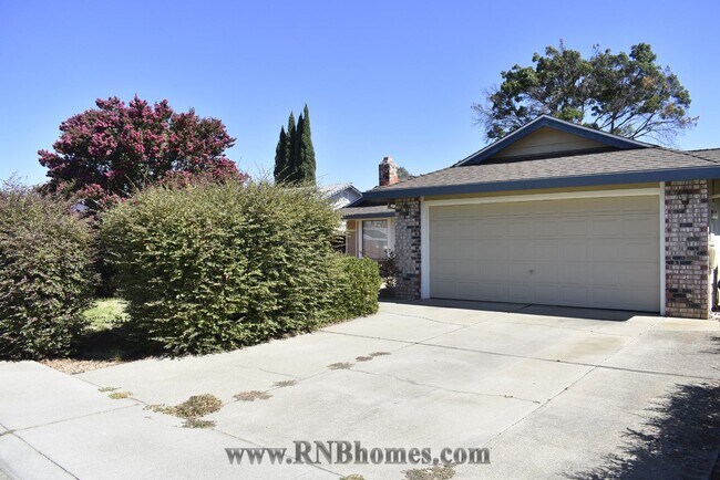 Building Photo - 1349 Silver Spur Cir