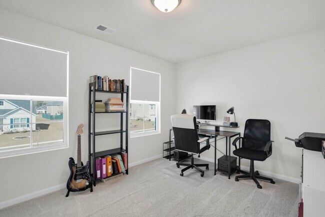 Building Photo - Bright & Welcoming 5-Bedroom Home in Richmond Hill, GA