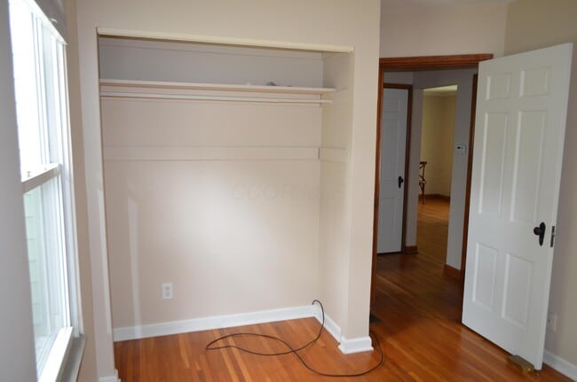 Building Photo - 582 Loveman Ave