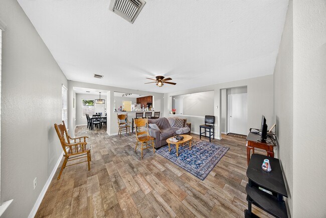 Building Photo - 6503 Warfield Ln