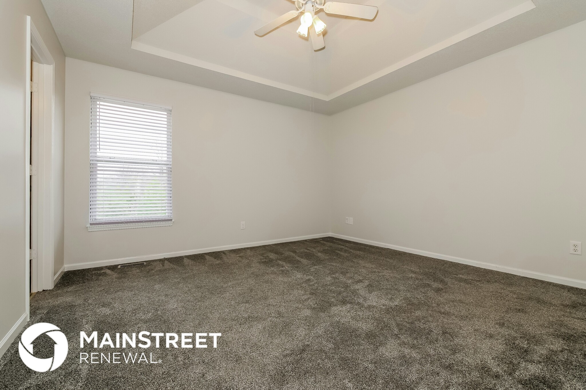 Building Photo - 10511 N Ditman Ave