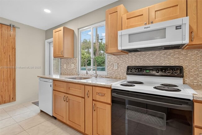 Primary Photo - 4820 NE 1st Terrace