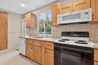 Building Photo - 4820 NE 1st Terrace