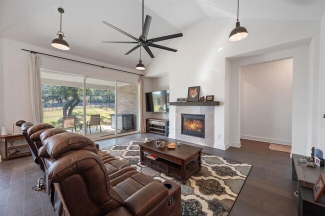 Building Photo - 7625 Alouette Dr