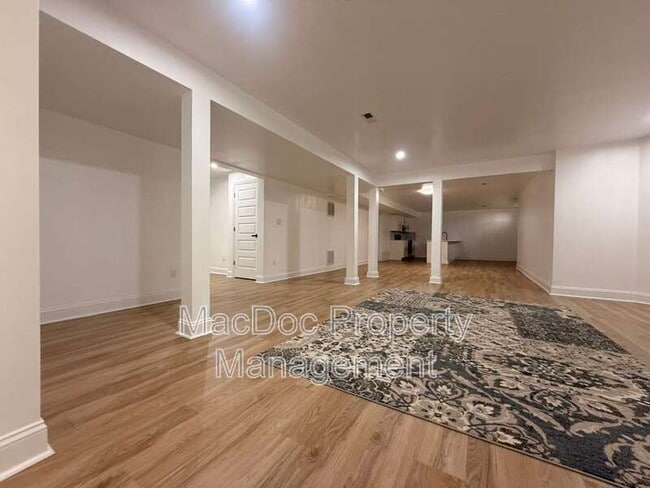 Building Photo - 10402 Laurel Ridge Way