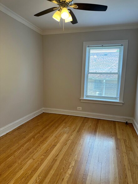 Building Photo - 1637 W Estes Ave