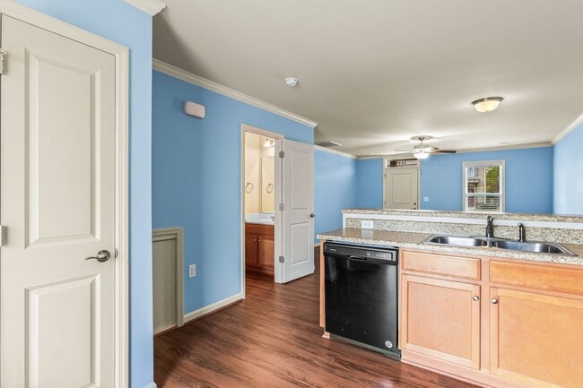 Building Photo - 404 Sullivan Loop Rd