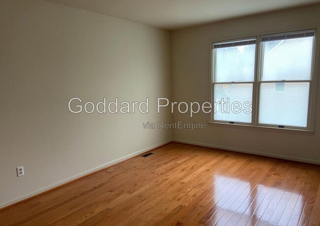 Building Photo - 10225 Club House Court