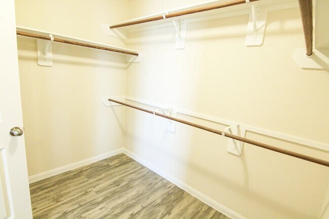 Building Photo - 6011 Fading Night Dr