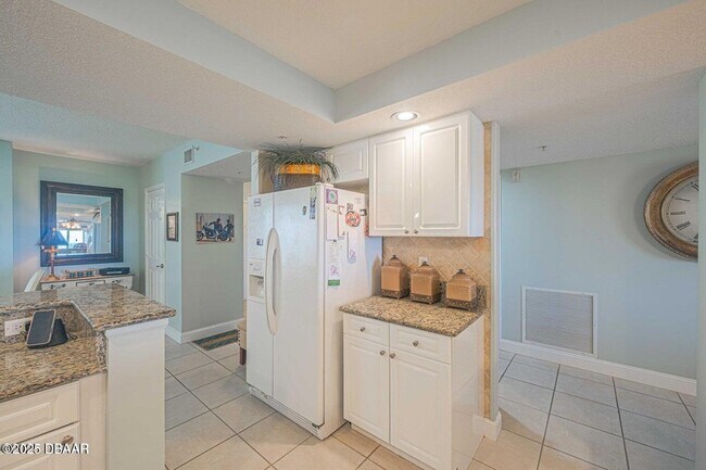 Building Photo - 4650 Links Village Dr