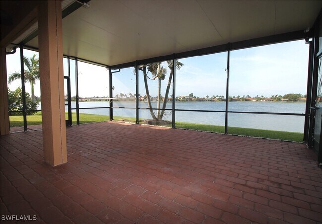 Building Photo - 2086 Grove Dr