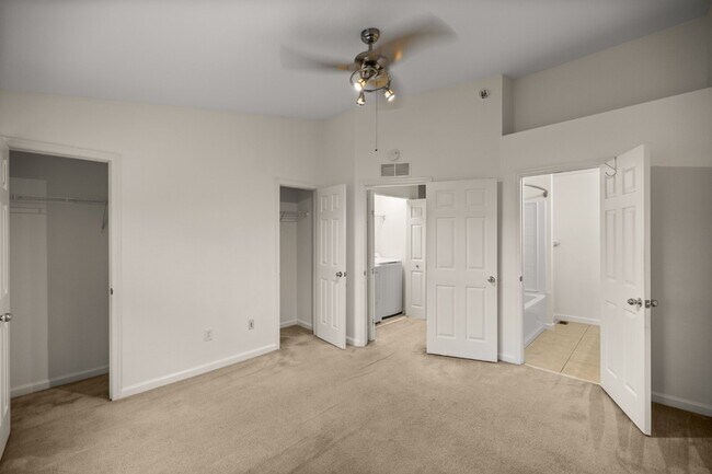 Building Photo - 2BR Townhome in Wynchase | Dual Suites + Screened Lanai