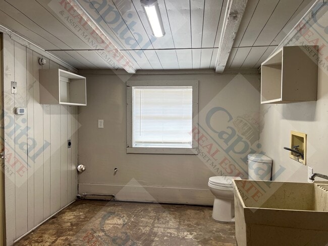 Building Photo - Spacious Home With Classic Charm