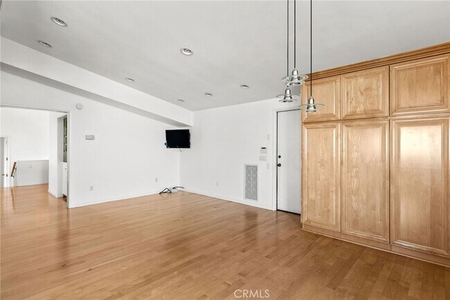 Building Photo - 972 Via Rincon