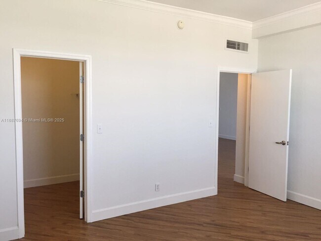 Building Photo - 401 69th St