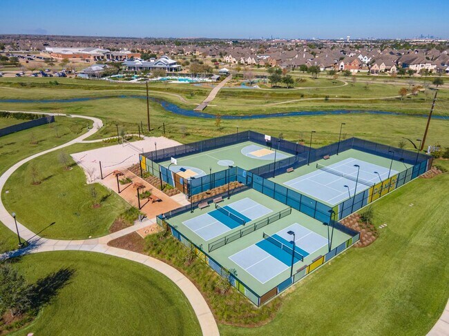 Building Photo - 5003 Park Willow Dr