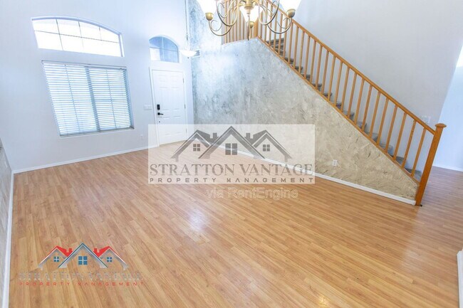 Building Photo - 2805 S Abbey Cir