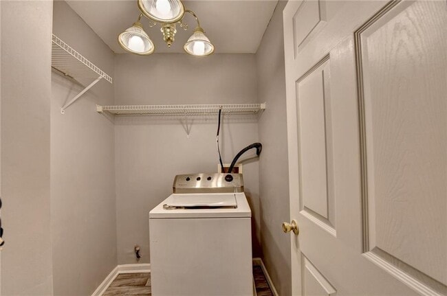 Building Photo - 2072 Fairport Way