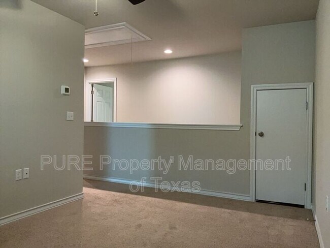 Building Photo - 11708 Coyote Call Way