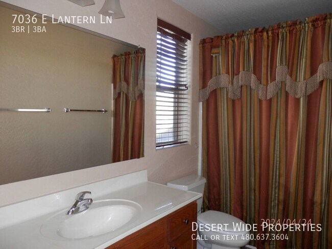 Building Photo - 7036 E Lantern Lane East