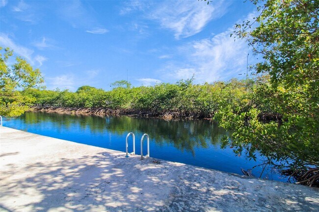 Building Photo - 133 Valois Blvd