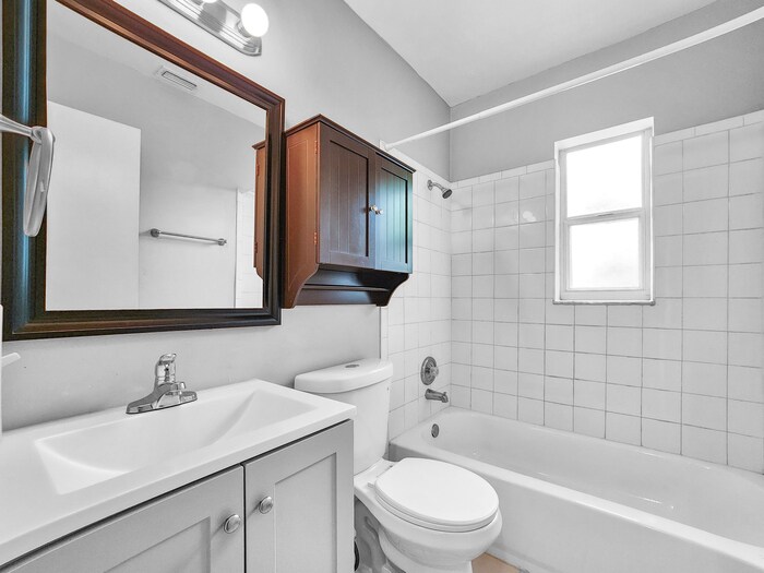 Building Photo - 10849 60th Ave N