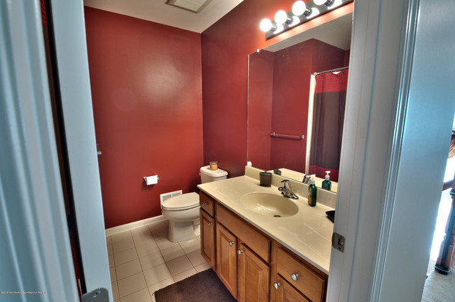 Building Photo - 93 Demarest Dr