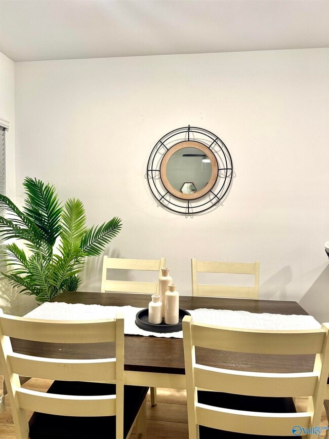 Building Photo - 7559 Discovery Pt Dr NW