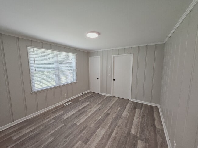 Building Photo - 919 Rexdale Dr