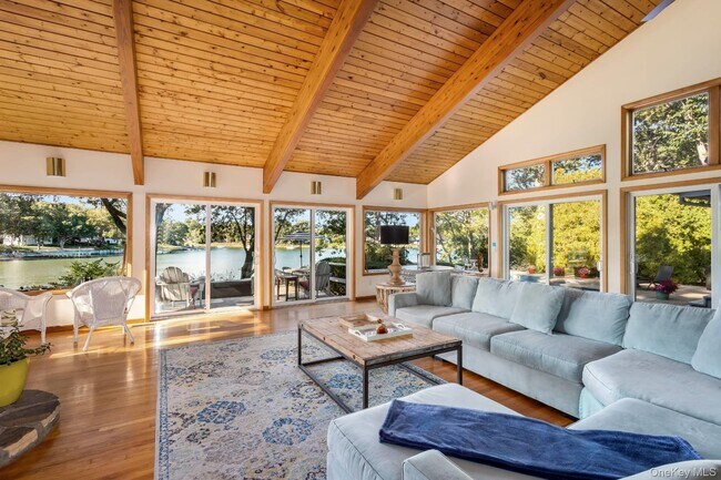 Building Photo - 3693 Pine Neck Rd