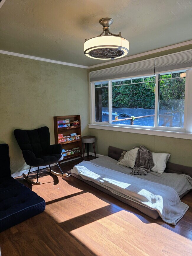 Building Photo - FOUR-BEDROOM HOME WITH PRIVATE SUITE, EXPANSIVE DECKS, GARAGE & WORKSHOP SPACE   Open House 1-2 P...