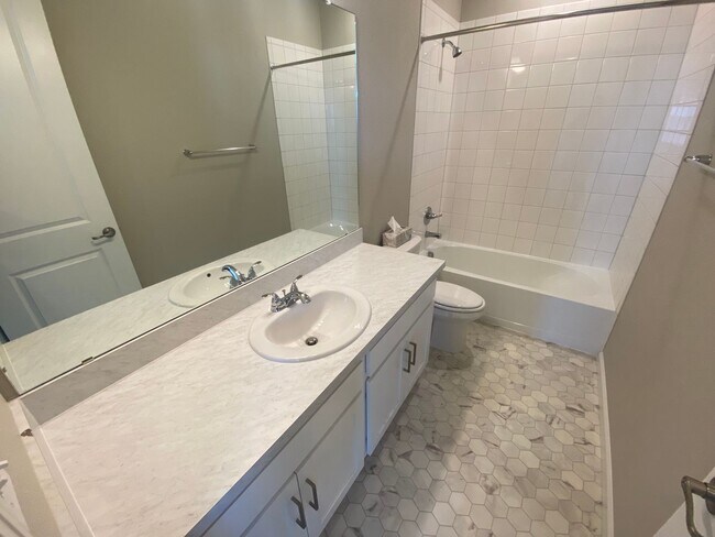 Building Photo - Fantastic Paired Home in Castle Rock