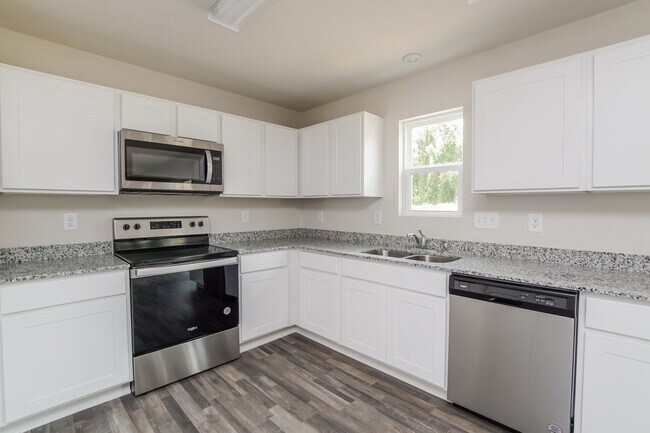 Building Photo - 1054 Manor Dr, Rocky Mount, NC