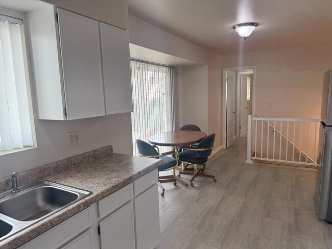 Building Photo - 193 Nicoletti Dr