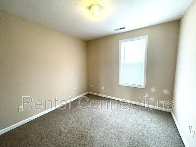 Building Photo - 1005 E Carter St