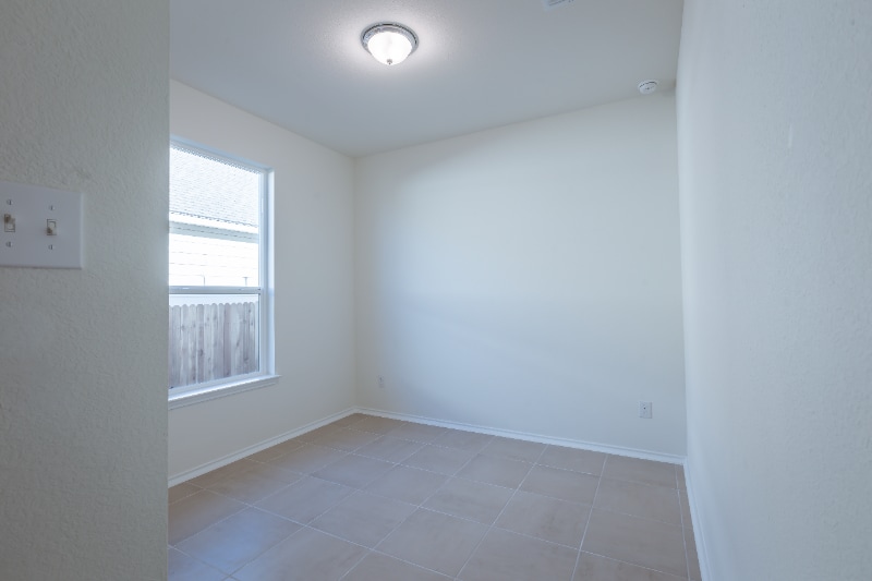 Building Photo - 1400 Carriageway Dr