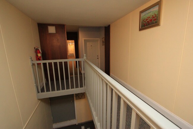 Building Photo - 32 W Market St