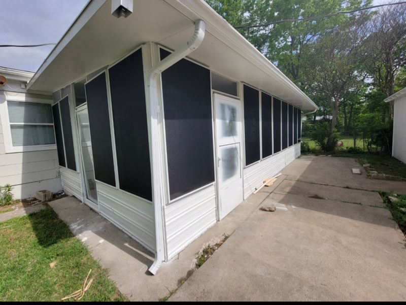 Building Photo - 10622 Sylvia Dr