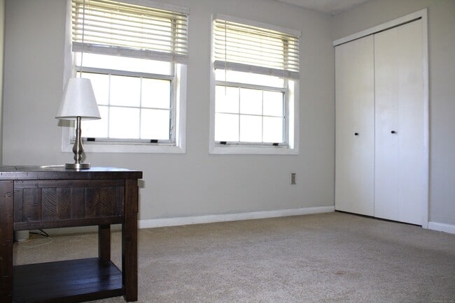 Building Photo - 607 Spring Meadow Rd