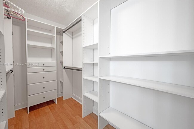 Building Photo - 1300 NE Miami Gardens Dr
