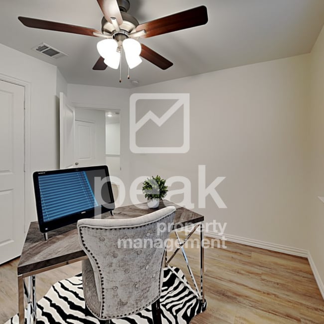 Building Photo - $1749! 3 Bed/2.5 Bath located in Forest Hi...