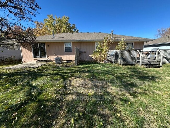 Building Photo - 3910 SW 8th Ter