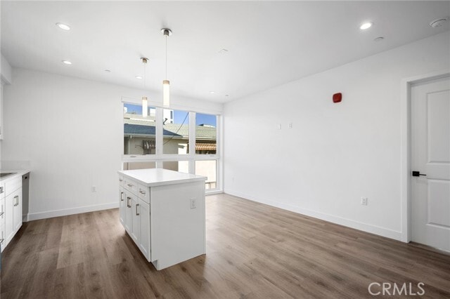 Building Photo - 10657 Moorpark St