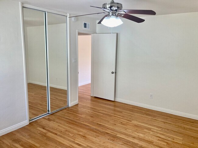 Building Photo - 3 Bedroom 2 Bath Home in La Mesa with Detached 2 Car Garage