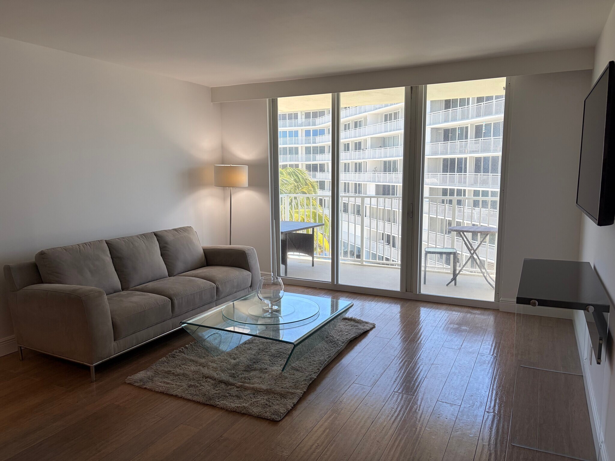 Building Photo - 3540 S Ocean Blvd